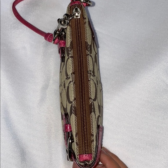 Coach Signature C Wristlet - Picture 8 of 11